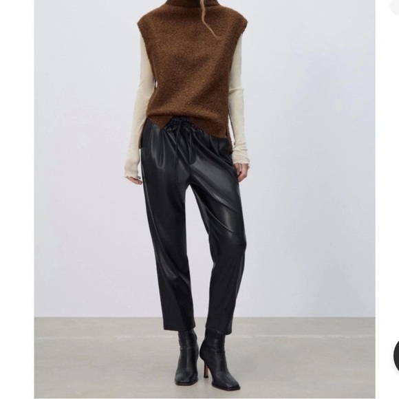 Zara Pants - Zara Black Paperbag Waist Ankle Pants